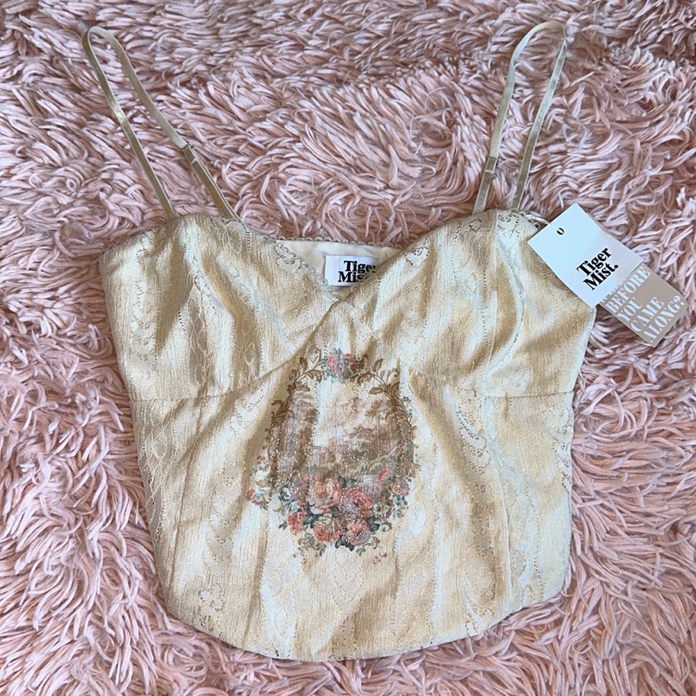 Tiger mist top